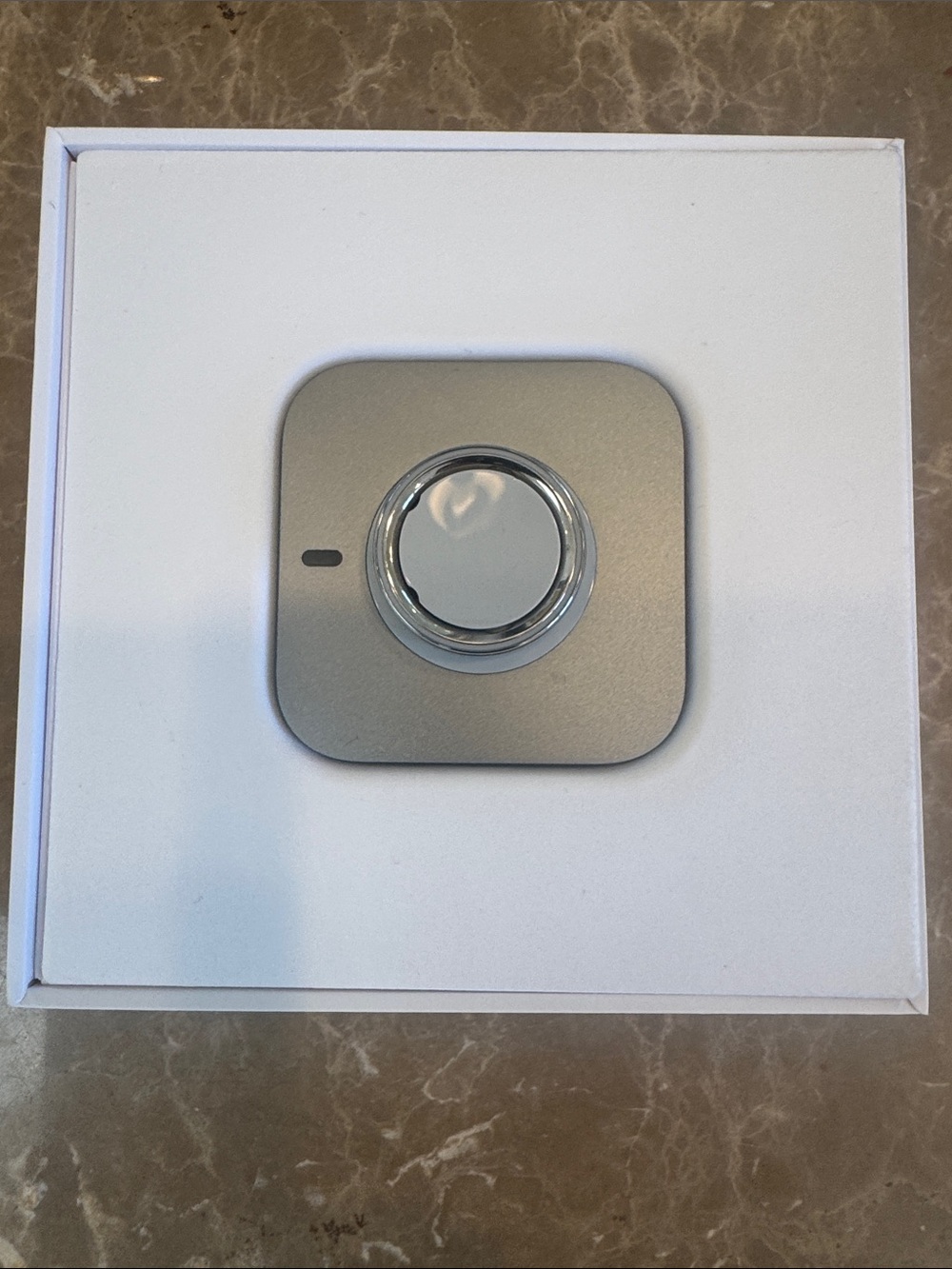 Oura Silver Smart Ring — Oura Ring 4 - Picture 2 of 4
